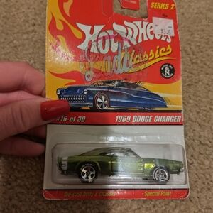 Hot Wheels Classics 1969 Dodge Charger - Green